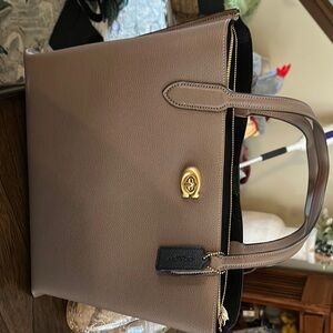 Coach Willow tote color block dark stone/black.